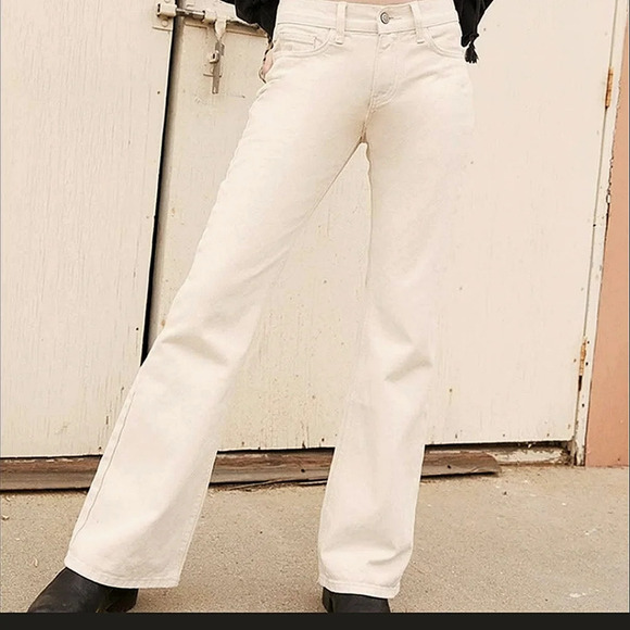 Brandy Melville J. Galt Brielle Bootcut Low Rise Jeans. Cream. Size small - Picture 2 of 10